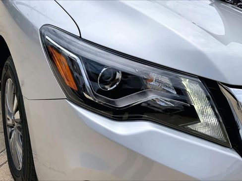 Used 2019 Nissan Pathfinder SV FWD image 27