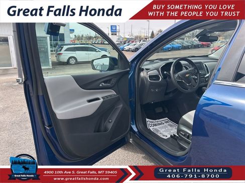 Used 2022 Chevrolet Equinox LT w/ Driver Convenience Package image 11