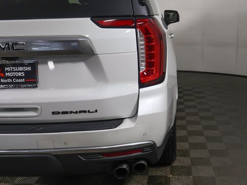 Used 2021 GMC Yukon Denali w/ Denali Premium Package image 25