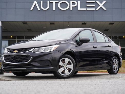 Used 2017 Chevrolet Cruze LS image 1