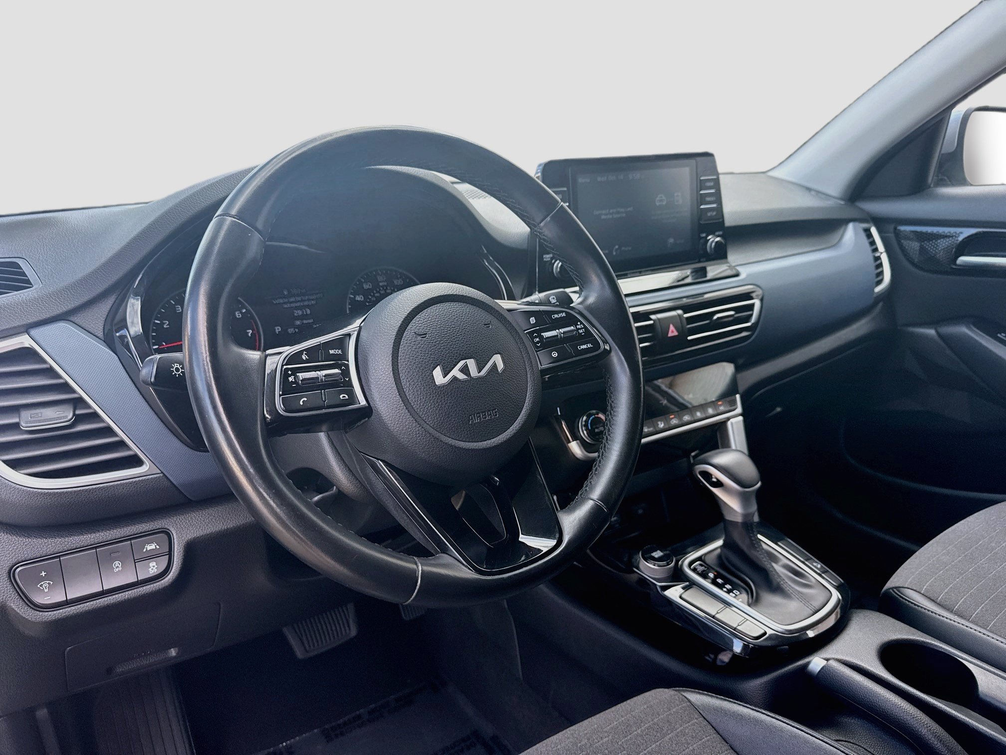 Used 2023 Kia Seltos S FWD image 7