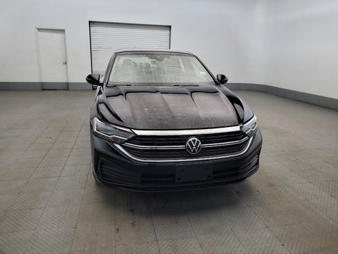 Used 2023 Volkswagen Jetta SE FWD image 14