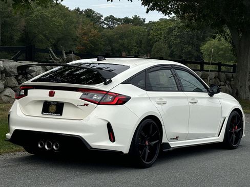Used 2024 Honda Civic Type R image 4