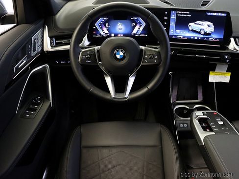 Used 2025 BMW X1 xDrive28i w/ Technology Package image 14