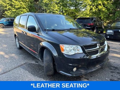 Used 2019 Dodge Grand Caravan SXT FWD image 2