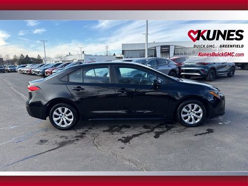 Used 2025 Toyota Corolla LE image 3