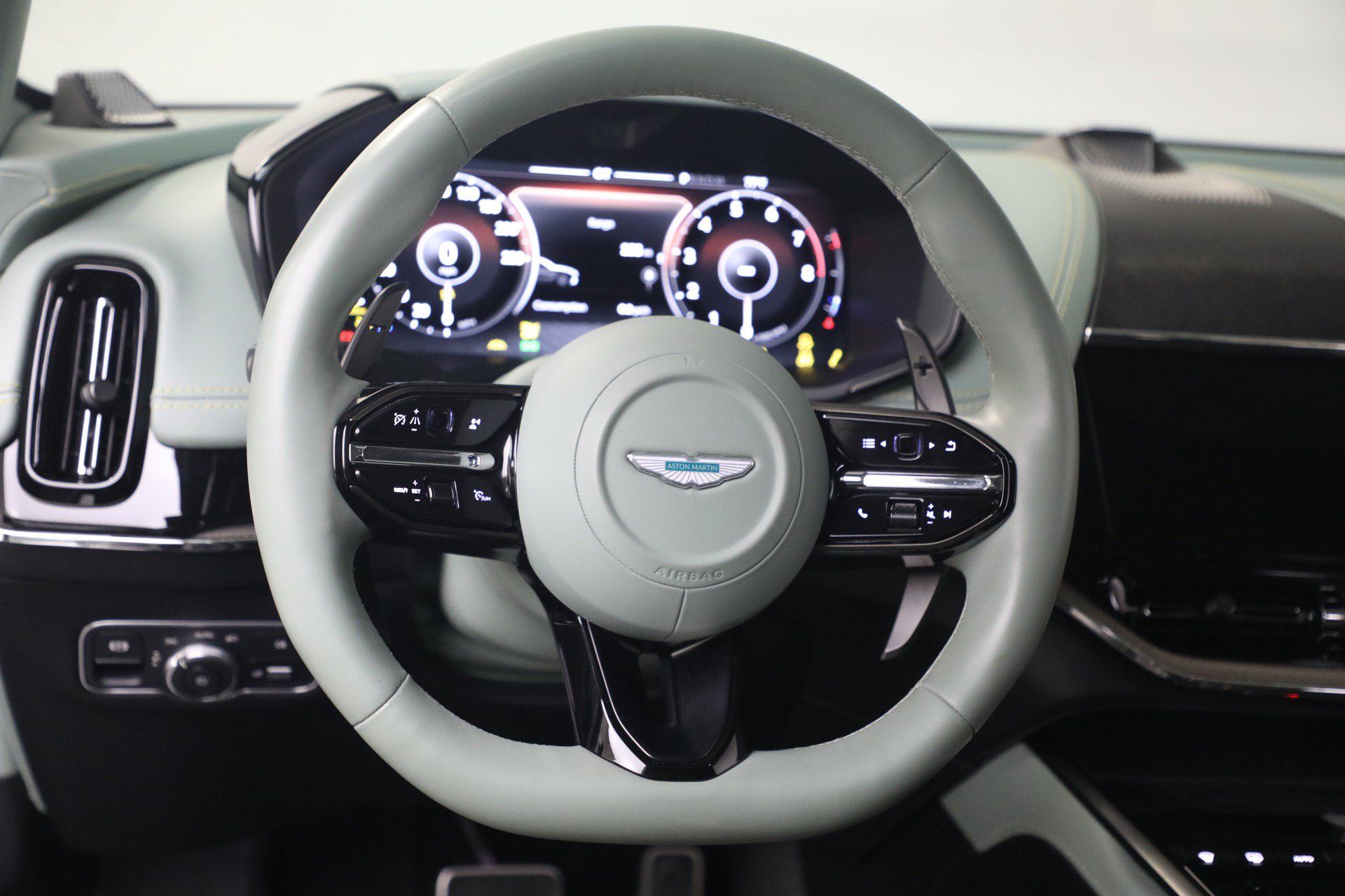 Used 2025 Aston Martin DBX 707 AWD/4WD image 28