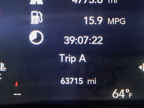 Used 2023 Chrysler Pacifica Touring-L FWD image 16