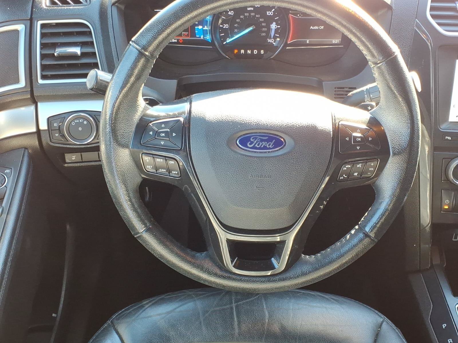 Used 2017 Ford Explorer XLT w/ Equipment Group 202A FWD image 5