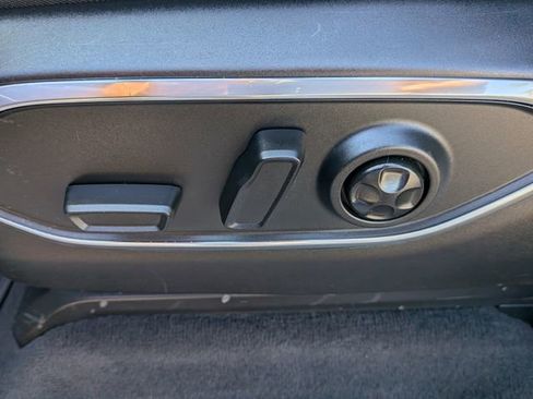 Used 2024 Jeep Wagoneer Series III AWD/4WD image 18
