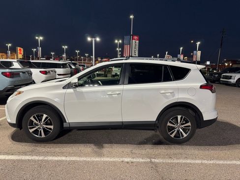 Used 2018 Toyota RAV4 XLE image 9