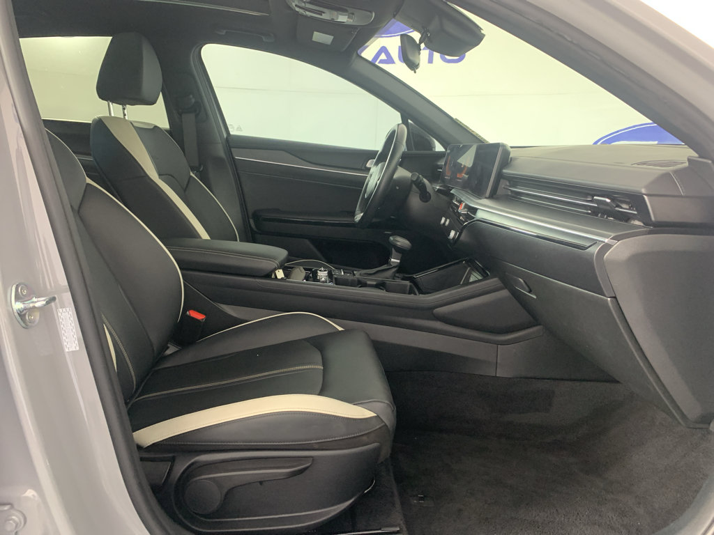 Used 2025 Kia K5 GT-Line w/ GT-Line Premium Package FWD image 40