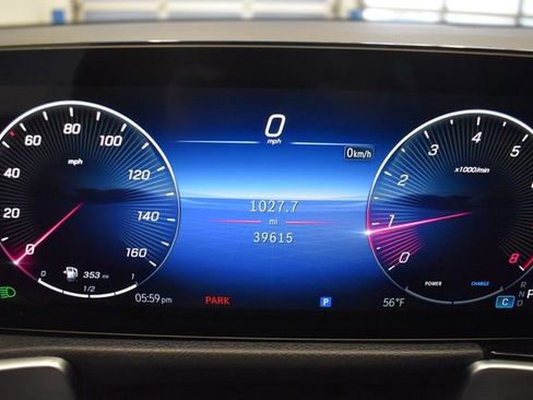 Used 2025 Mercedes-Benz GLB 250 4MATIC image 26