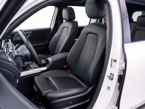 Used 2023 Mercedes-Benz EQB 300 4MATIC image 17