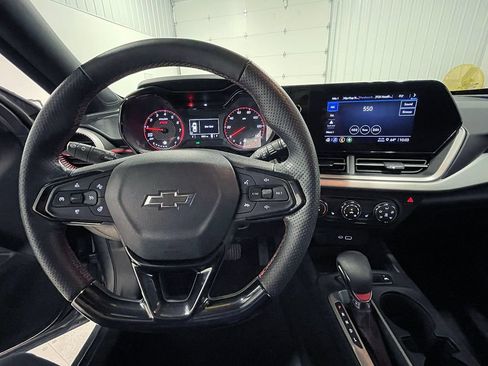 Used 2024 Chevrolet Trax RS FWD image 34