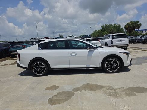New 2026 Kia K4 GT-Line Turbo w/ GT-Line Sunroof Package FWD image 9