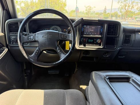 Used 2007 Chevrolet Silverado 2500 LT w/ Heavy-Duty Power Package RWD image 18