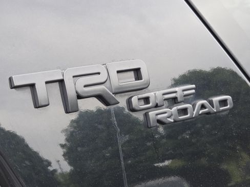 Used 2021 Toyota 4Runner TRD Off-Road AWD/4WD image 13