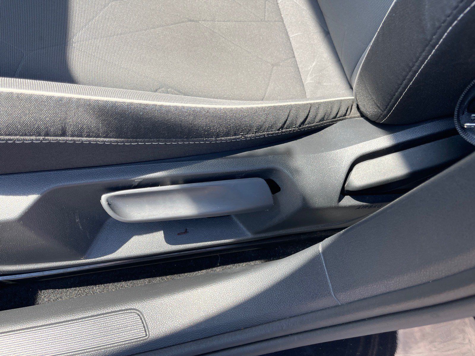 Used 2025 Volkswagen Jetta Sport FWD image 9