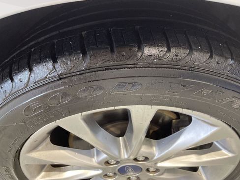 Used 2017 Ford Fusion SE w/ Fusion SE Technology Package FWD image 8