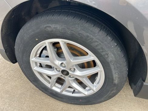 Used 2023 Ford Edge SEL image 4