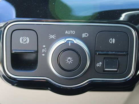 Certified 2021 Mercedes-Benz CLA 250 image 24