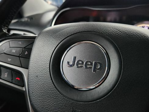 Used 2020 Jeep Cherokee Latitude Plus w/ Cold Weather Group image 23