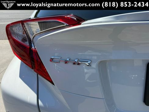 Used 2018 Toyota C-HR XLE FWD image 8