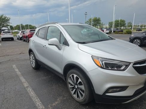 Used 2017 Buick Encore Essence FWD image 4