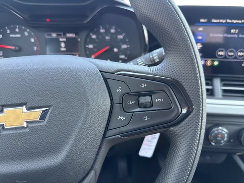 New 2026 Chevrolet Trax LS w/ LS Convenience Package FWD image 30