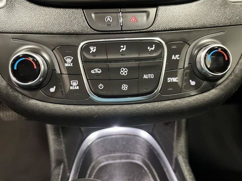 Used 2022 Chevrolet Malibu LT FWD image 16