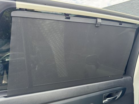 Used 2021 Toyota Highlander XLE FWD image 24