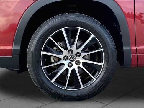 Used 2017 Toyota Highlander SE FWD image 11
