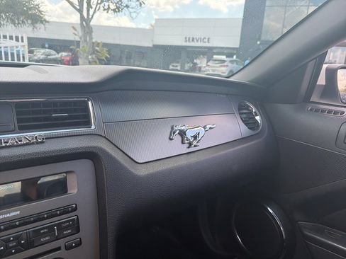 Used 2010 Ford Mustang GT image 19