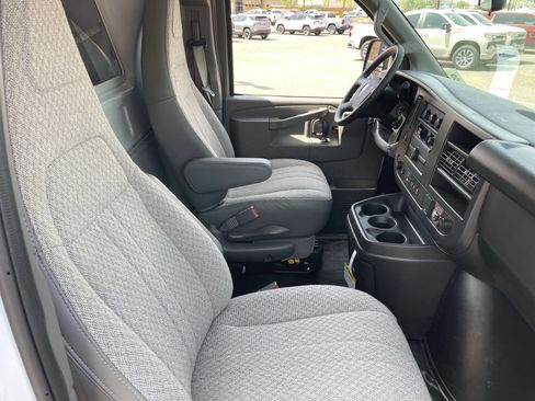 New 2026 Chevrolet Express 2500 w/ Driver Convenience Package image 12
