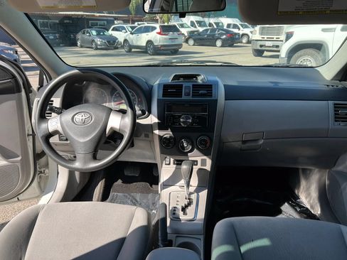 Used 2013 Toyota Corolla LE w/ Premium Pkg FWD image 12