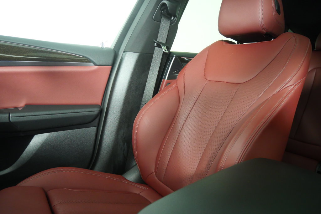 Certified 2025 BMW X4 xDrive30i AWD/4WD image 29