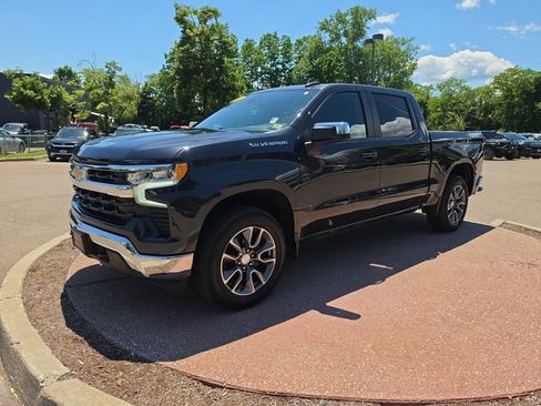 Used 2023 Chevrolet Silverado 1500 LT AWD/4WD image 1