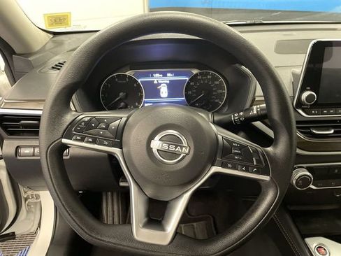 Used 2023 Nissan Altima 2.5 SV AWD/4WD image 14