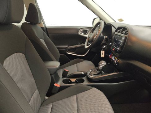 Used 2023 Kia Soul LX w/ LX Technology Package image 21