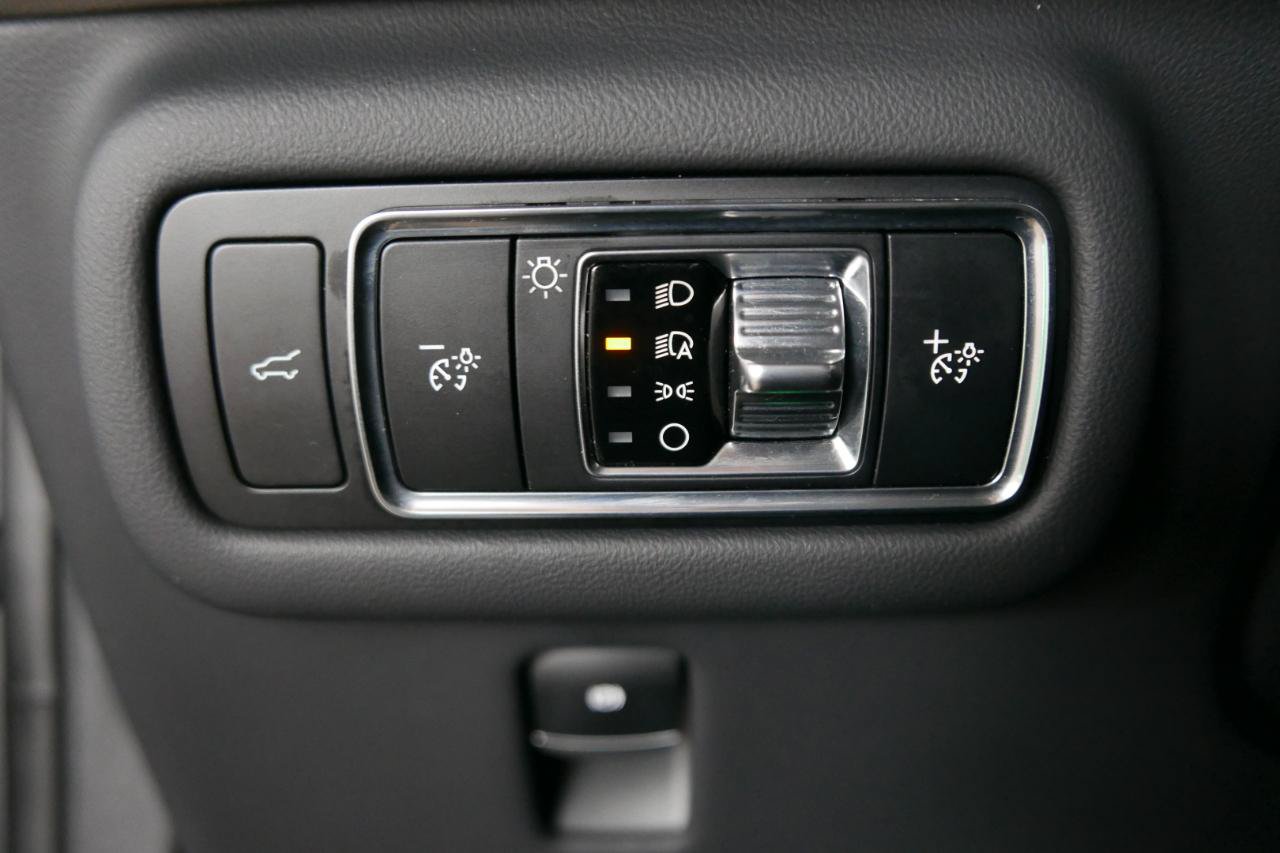 Used 2024 Lincoln Nautilus Reserve AWD/4WD image 29