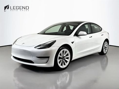 Used 2023 Tesla Model 3 Standard Range RWD image 1