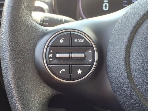 Certified 2023 Kia Soul LX FWD image 19