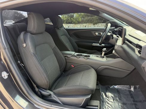 Used 2024 Ford Mustang Coupe RWD image 10