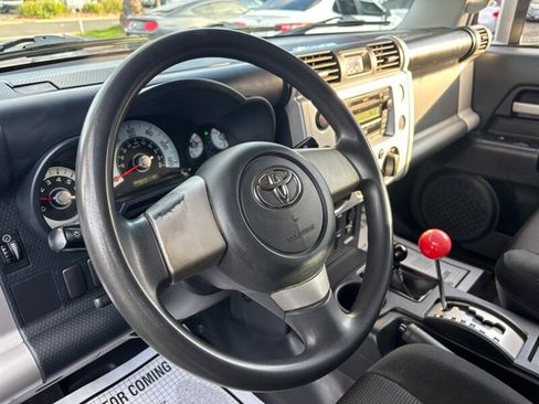 Used 2007 Toyota FJ Cruiser Base image 13