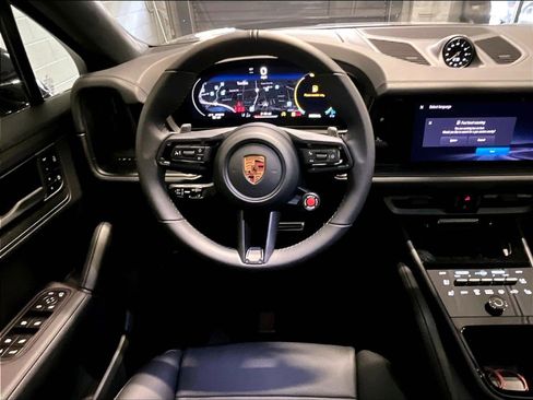 New 2026 Porsche Cayenne Turbo GT AWD/4WD image 18