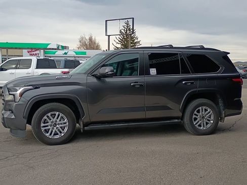 Used 2024 Toyota Sequoia SR5 w/ SR5 Premium Package AWD/4WD image 11