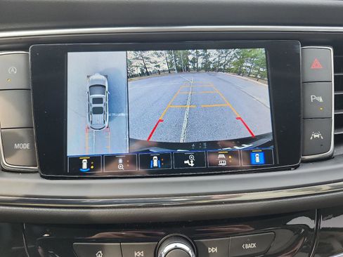 Certified 2024 Buick Enclave Avenir w/ Avenir Technology Package image 18