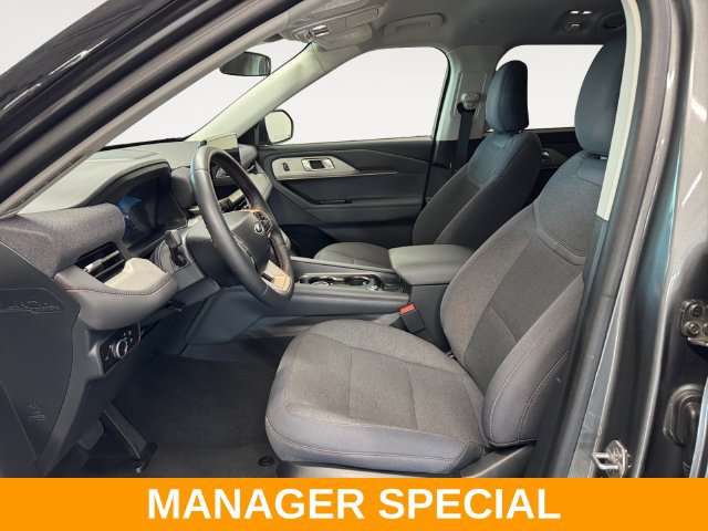 Used 2025 Ford Explorer Active AWD/4WD image 7