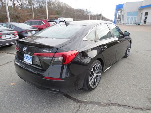 Used 2024 Honda Civic Touring image 5